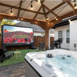 Lux Home, Sleeps 16,FIFA- AT&T 20m, Spa & TankPool