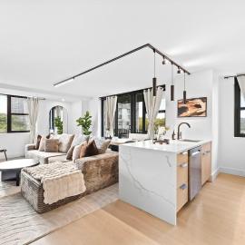 Luxury Oasis Near NYC Met life Sleeps 12
