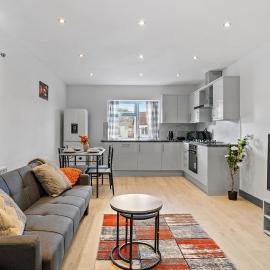 Modern 3BR Croydon Flat - 15 Mins to Central London