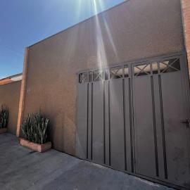 Casa nova com ar 2 quartos, 6 beliches pra até 12 pessoas, hotel a Catanduva