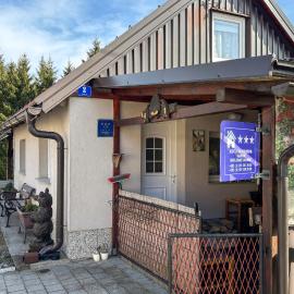 Awesome Home In Crni Lug With Wifi, hotel in Crni Lug