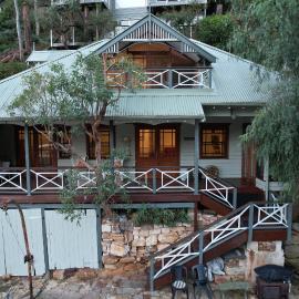 The Haven Cottage Point Sydney, Hotel in Cowan