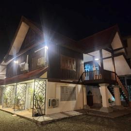 Bokeo Social and Eatery, khách sạn ở Ban Fay