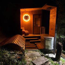 薪サウナxBBQx貸切宿 整う贅沢ステイ D6 Makiwarina 薪割りーな, hotel di Kyonan