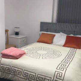 PLUS Properties Westport 1, hotel in Stoke on Trent