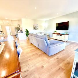 Goolwa Blue Escape - Beach Spacious Wi-fi, hotel in Goolwa