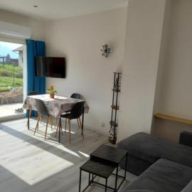 Chez Sophie, au calme, climatisé, proche d'Aix-les-bains, hotel in Grésy-sur-Aix