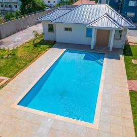 Deanery Apartments - Pool Access - Fully AC - 24hrs Security - 20mins Airport