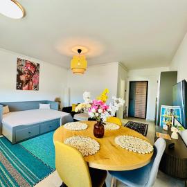 Caro Studio, hotel i Tunari