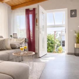 Sunny Garden House Julija - 2 min to beach