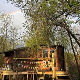 Kingfisher Riverside Glamping with private hot tub