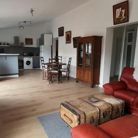 Haut de villa calme, 2 chambres et vue dégagée - proche calanques