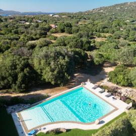 My Opera Private Pool by Sarda Bella, hotel a Rudalza