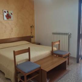 Hotel Edelweiss，Laino Borgo的飯店