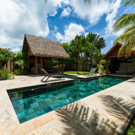 Spacious villa with private pool and 4 bedrooms