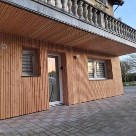 Cottage des Lacs، فندق في Puttelange-aux-Lacs