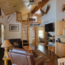 BearAss Lodge, hotel sa Hayward