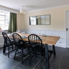 8 Bedroom House in Barwell Sleeps 15 with Parking