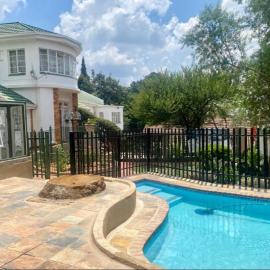 The KEDESAN Huis - Guest House