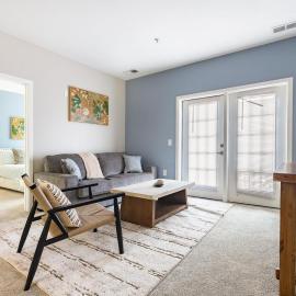Landing Apartments - Promenade Pointe, hotel in Norfolk