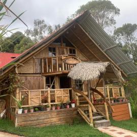Cabaña Dos Búhos, hôtel à Murillo