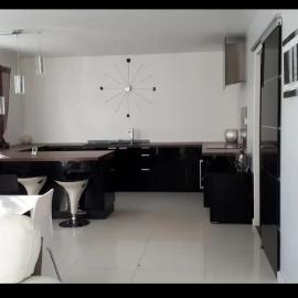 Porte de Paris, hotell i Saclay