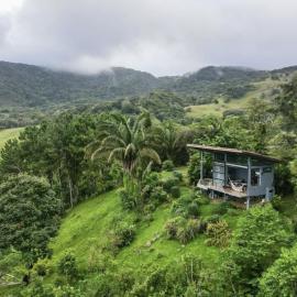 Altos de Zunilda Jungle Sky Loft, Hotel in Filipina