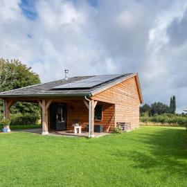 Cozy vacation cottage in beautiful surroundings, hotel di Empe
