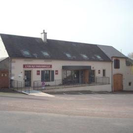 L 'Escale Morvandelle, hotel a Saint-Brisson