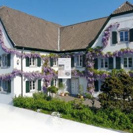 Rhein River Guesthouse - direkt am Rhein, hotel di Leverkusen