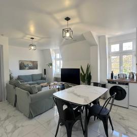 Chopins Rooms in the heart of Senlis historic district