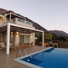 Villa Tholos Crete, hotel u gradu Kavoúsion