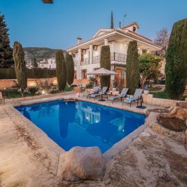 "The Chill Inn" Pool, Garden, BBQ & Chill areas、Padulのホテル