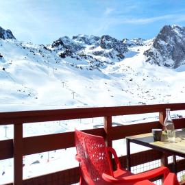 Alti Studio La Mongie - Pied des pistes - Balcon plein sud - Vue montagnes - 5 personnes, hotel in La Mongie