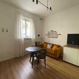 AMA HOMe, appartamento in centro con terrazza, hotel u gradu Ankona