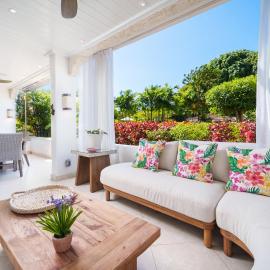 Glitter Bay Apartment 104, hotel a Saint James