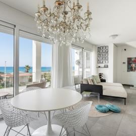 Luxury beach front, khách sạn ở Torre Grande