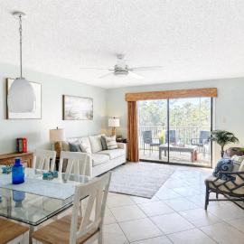 Latitude 107 2 bedroom walk to beach, hotel in Orange Beach