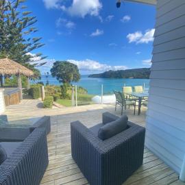 Tidal Views - Hihi Clifftop Holiday Home, hotel in Mangonui