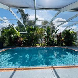 Paradise Pool heated Home near Siesta Key & IMG Academy, hotel en Bradenton