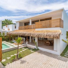 Marlaca Villa Selong, hotel in Selong Belanak