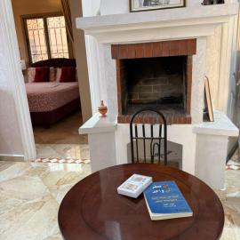House with pool, garden & Atlas views, hotel i Aït Ghemat
