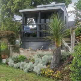 garden cabin, hotel in Waikino