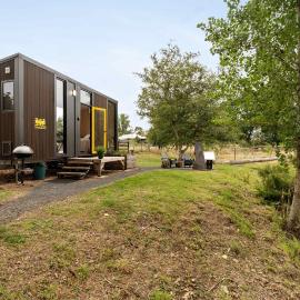 Brookbank by Tiny Away, hotel di Neerim South