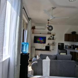 Homely studio Apartment 2, hotel din Mombasa