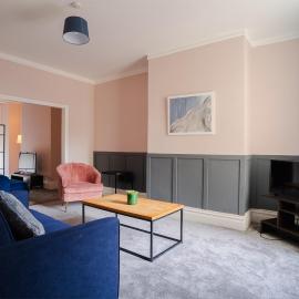 Relax at Raglan Burnley 3BR Home with Parking, hotel a Burnley