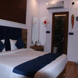 Red Leaf Hotel, hotel a Māler Kotla