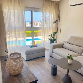 Palemisos Sea Breeze Apt & pool, Sleeps 4