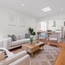 로즈버드에 위치한 호텔 Lush 3-Bed House near the Beach