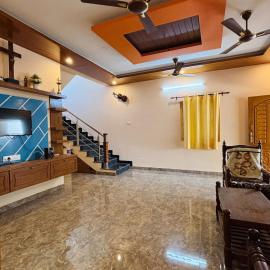 RoBen Villa, hotel u gradu 'Pollāchi'